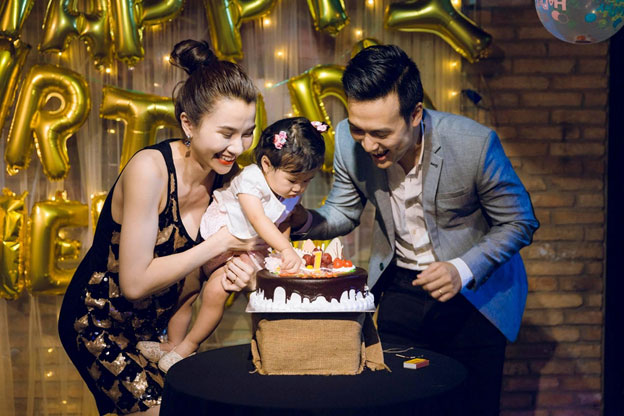 Cùng bé Thiên An thổi nến mừng sinh nhật