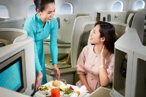Khi đi máy bay cần tránh những thực phẩm nào?