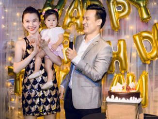 MC Thảo Nhi & ông xã Thiên Vũ hạnh phúc trong tiệc thôi nôi con gái