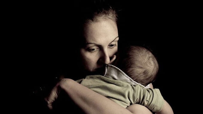 Trầm cảm sau sinh điển hình bởi khí sắc trầm buồn, mệt mỏi, uể oải,… Trầm cảm sau sinh điển hình bởi khí sắc trầm buồn, mệt mỏi, uể oải,…