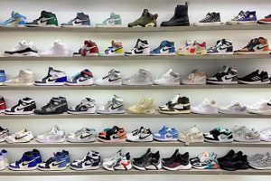 5 đôi giày sneaker kinh điển nên có trong đời