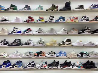 Giày sneaker