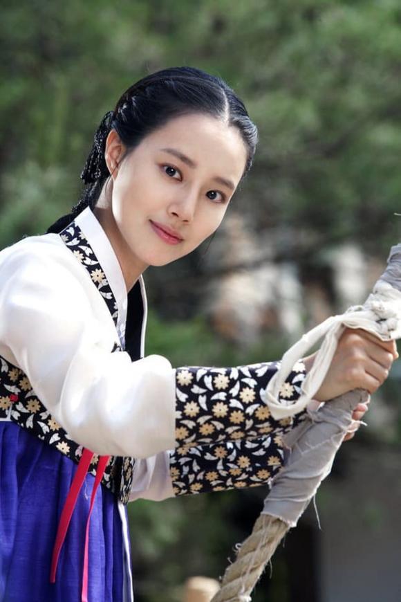 Moon Chae Won – mỹ nhân từng được khen ‘bị thời gian bỏ quên’ lộ rõ sự lão hóa trầm trọng khi để mặt mộc mừng sinh nhật tuổi 36