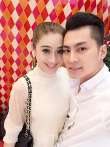 Lâm Khánh Chi tung ảnh giường chiếu lãng mạn bên chồng hậu nghi vấn ly hôn, nói 1 câu thể hiện rõ tình cảm hiện tại - Ảnh 5.