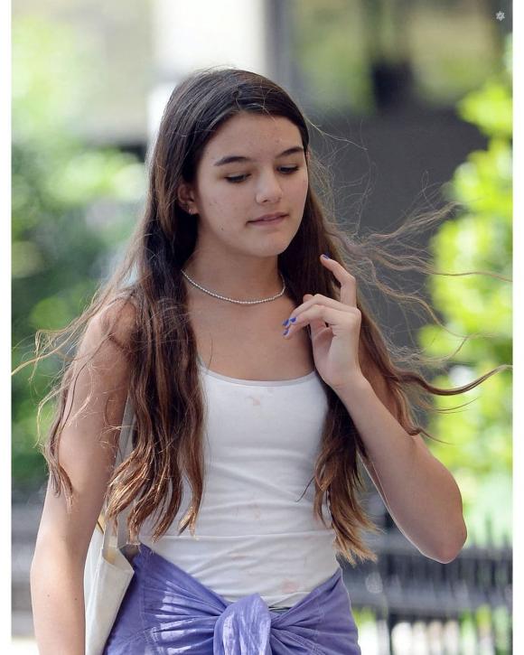 suri cruise, tông tím, sao hollywood