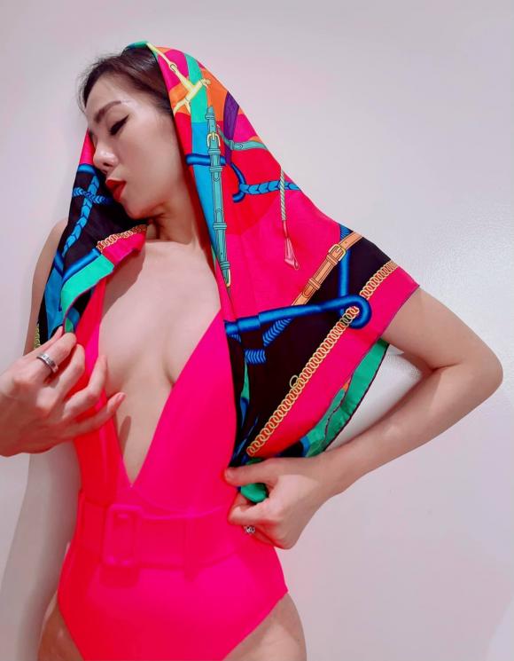 Lệ Quyên, Nữ ca sĩ, Sao Việt, Bikini