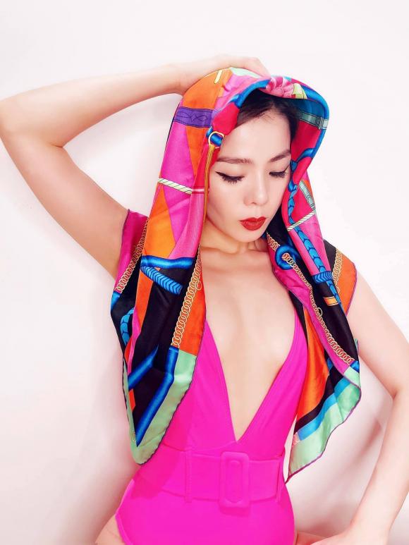Lệ Quyên, Nữ ca sĩ, Sao Việt, Bikini