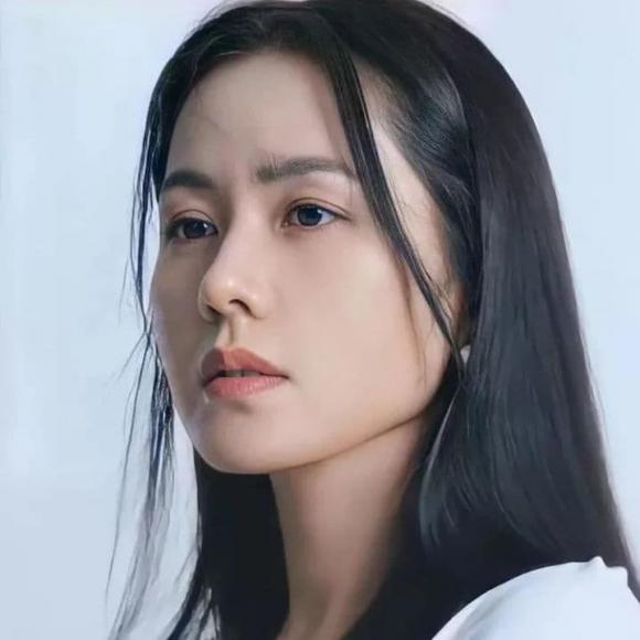 Son Ye Jin mặt đẹp miễn chê nhưng sao lại gầy trơ xương như thế này