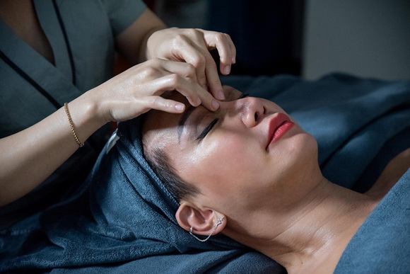 Amber spa & beauty, massage trị liệu, bấm huyệt