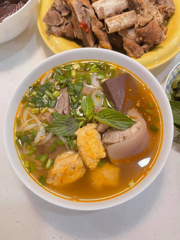 Kiên Hoàng, bún bò Huế, công thức làm bún bò Huế