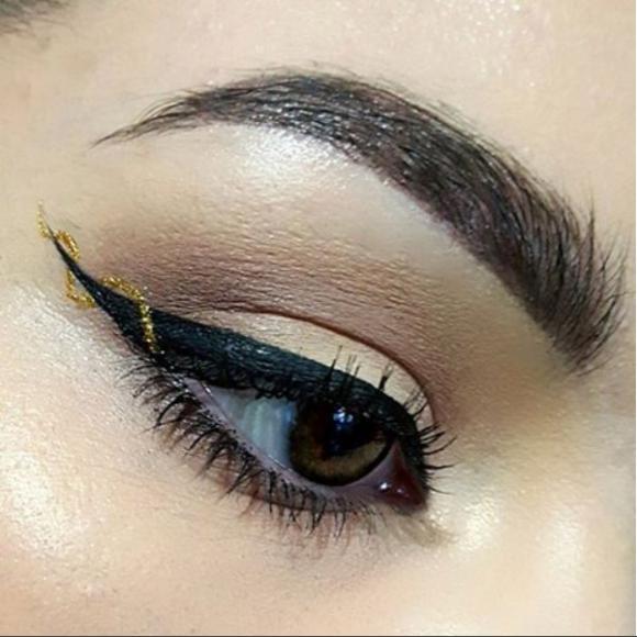 makeup,eyeliner ruy băng,kẻ eyeliner điệu đà,làm đẹp ngày cuối tuần