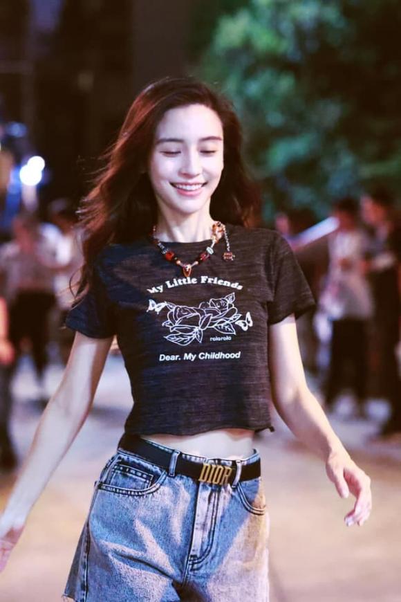 angelababy, đồ tông đen, thời trang sao hoa ngữ