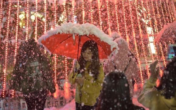 Đại học Thăng Long, Giáng sinh, Noel, Tuyết rơi đêm Giáng sinh ở Hà Nội