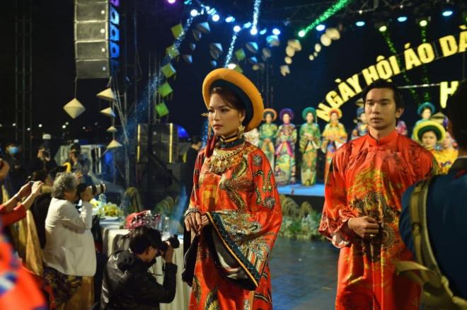 Thùy Trang, Đinh Y Nhung, Ngày hội Áo dài Huế