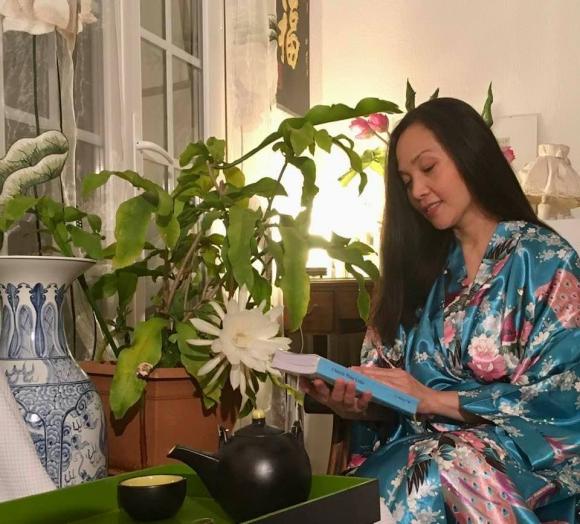 Là mỹ nhân lừng danh showbiz Việt một thời, cuộc sống và nhan sắc của ba chị em nhà Lê Khanh hiện tại ra sao?