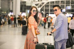 Bị chỉ trích vì ‘xúi bậy’ Việt Anh phẫu thuật thẩm mỹ, Quế Vân vẫn vui vẻ đi du lịch Mỹ