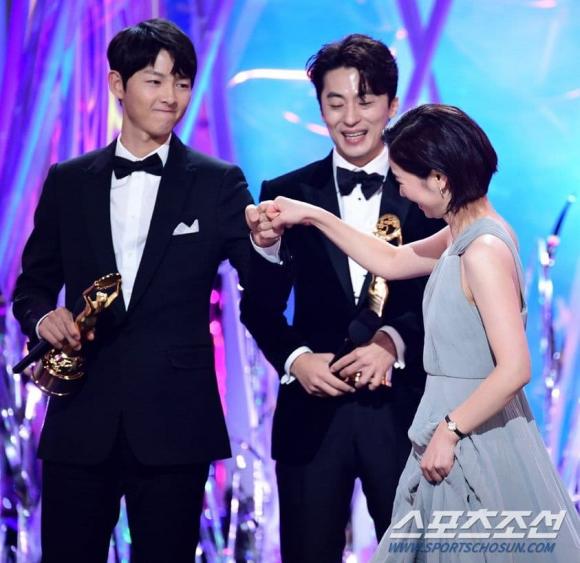 kim hye soo, song joong ki, jeon yeo bin